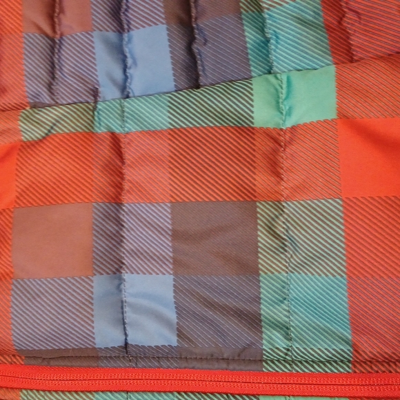 Lands' End Puffer Vest - Picture 2 of 7